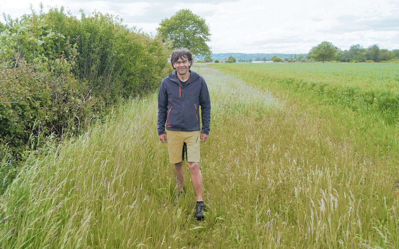 Landwirt Thomas Baumann produziert Biodiversität.  