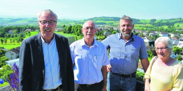Sind Teil des Initiativkomitees: Die Agronomen Josef Blum und Franz Xaver Kaufmann, Landwirt Hanspeter Hunkeler und Biobäuerin Wendy Peter (v.l.)  (Bild Josef Scherer)