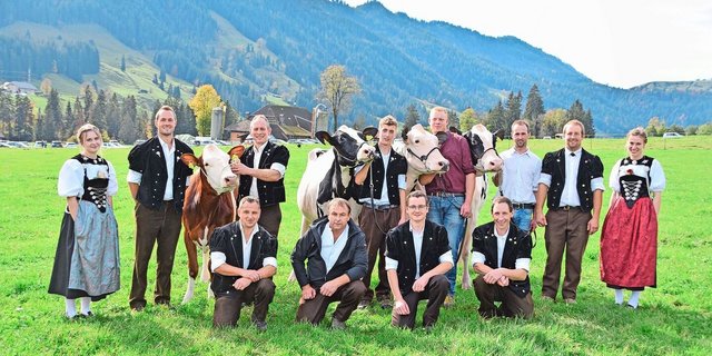 Die Missen: Vize-Schöneuter: Tom Allegra; Schöneuter: ScheHol Sidekick Coralie; Miss: Ptit Coeur Royalcrush Lilly; Reserve Miss: Künzi’s Addison Hilaria (v. l. n. r.).      