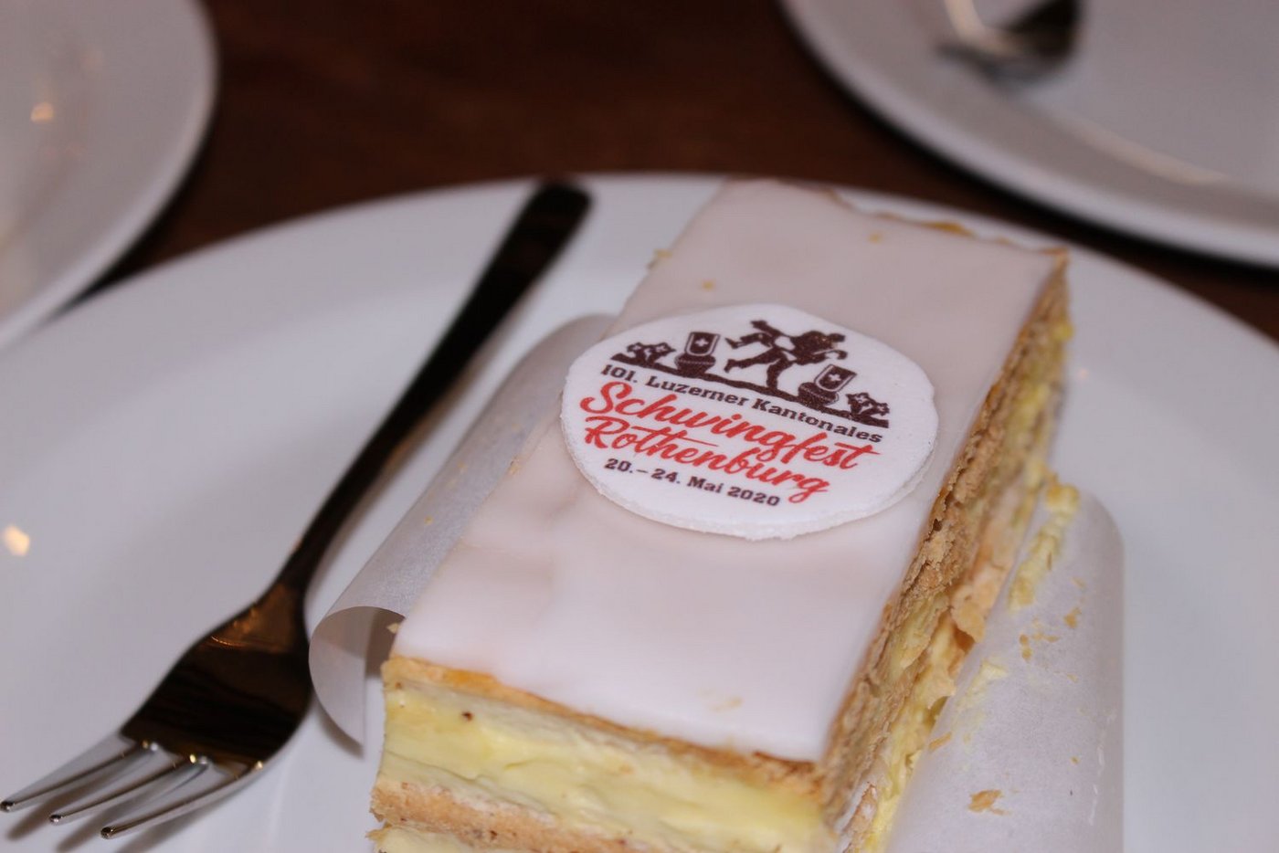 An der DV zum Schwingfest stand sogar das Dessert ganz im Zeichen des kommenden Schwingfetsts – wortwörtlich. (Bild rothenburg2020.ch)