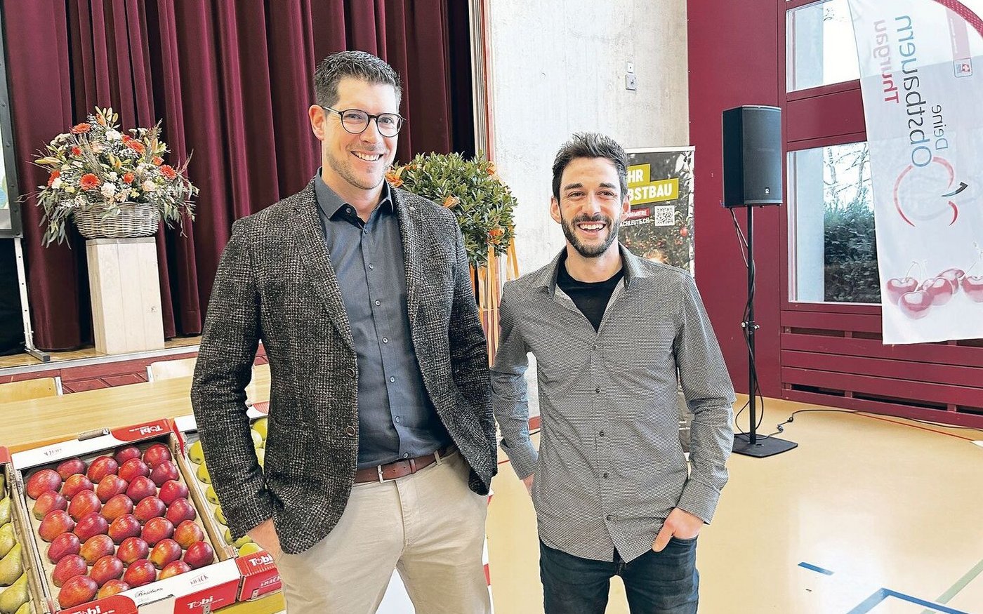 Ralph Gilg, Präsident Thurgauer Obstverband, und Philipp Angehrn (r.), Präsident St. Galler Obstverband, leiteten die Tagung. 