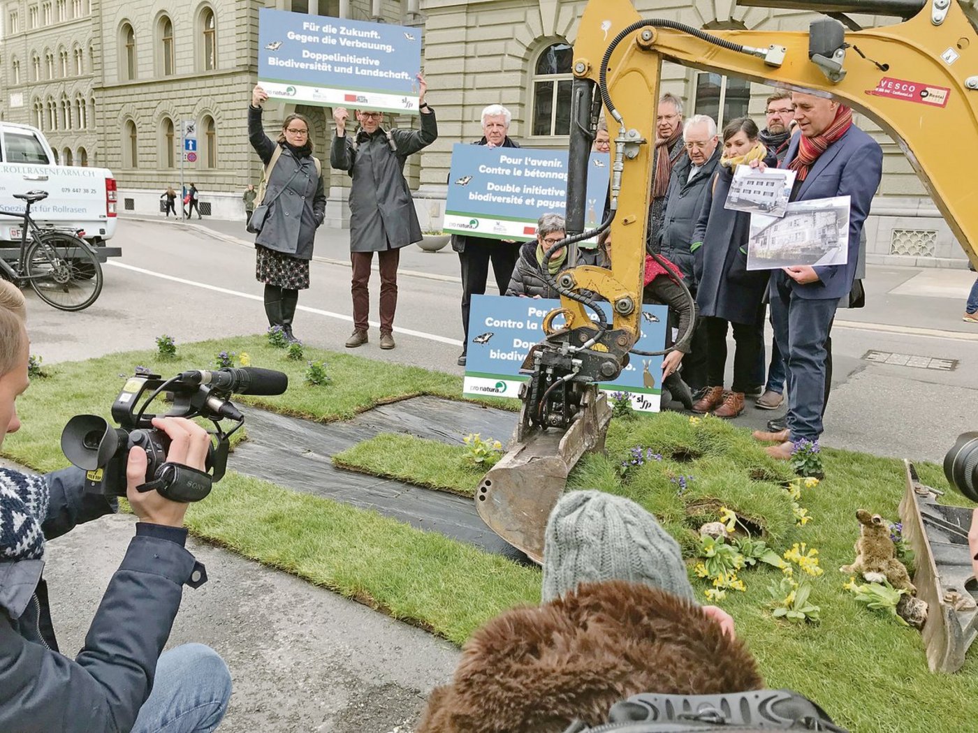 Am 24. März 2019 lancierte der Trägerverein «Ja zu mehr Natur, Landschaft und Baukultur» seine Doppelinitiative.  (Bild akr)