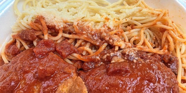 Zielvereinbarungen mit der Gastronomie und verbindliche Qualitätsstandards für Kantinen, Spitäler usw. sollen einen Beitrag dazu leisten, den Konsum mit einer nachhaltigen Produktion in Einklang zu bringen. 