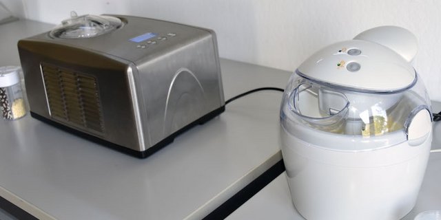 Die Autorin hat verschiedene Glacemaschinen miteinander verglichen. (Bild Agridea)