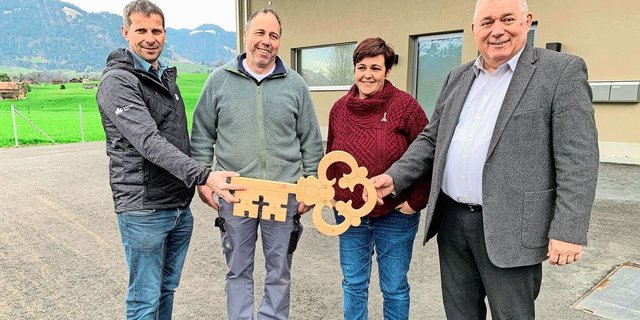 Daniel Blättler, Betriebsleiter Pius von Rotz, Sekretärin Martina Rohrer und Präsident Marcel Jöri (v. l.). 