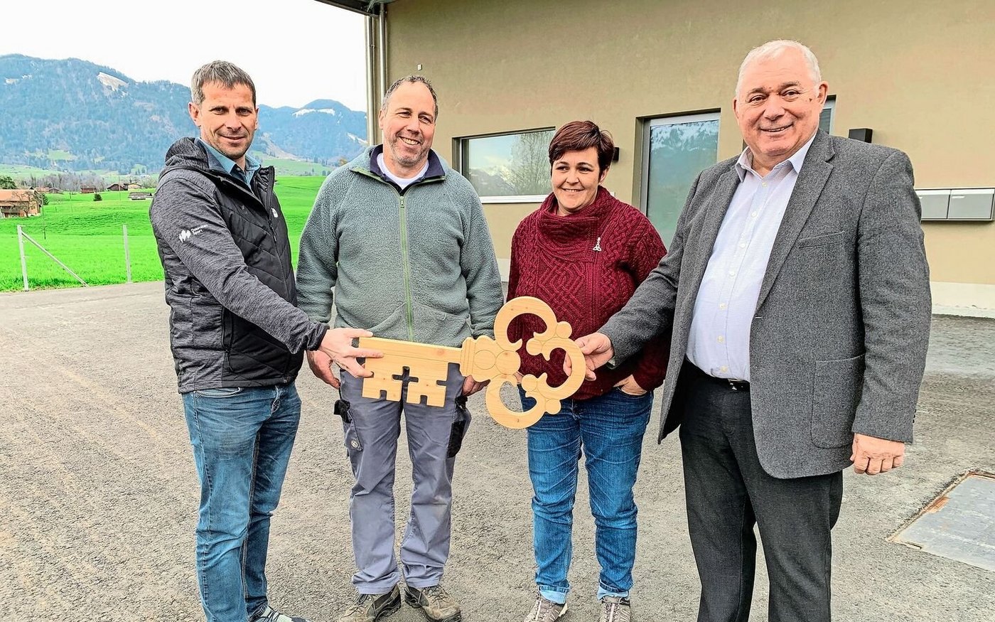 Daniel Blättler, Betriebsleiter Pius von Rotz, Sekretärin Martina Rohrer und Präsident Marcel Jöri (v. l.). 