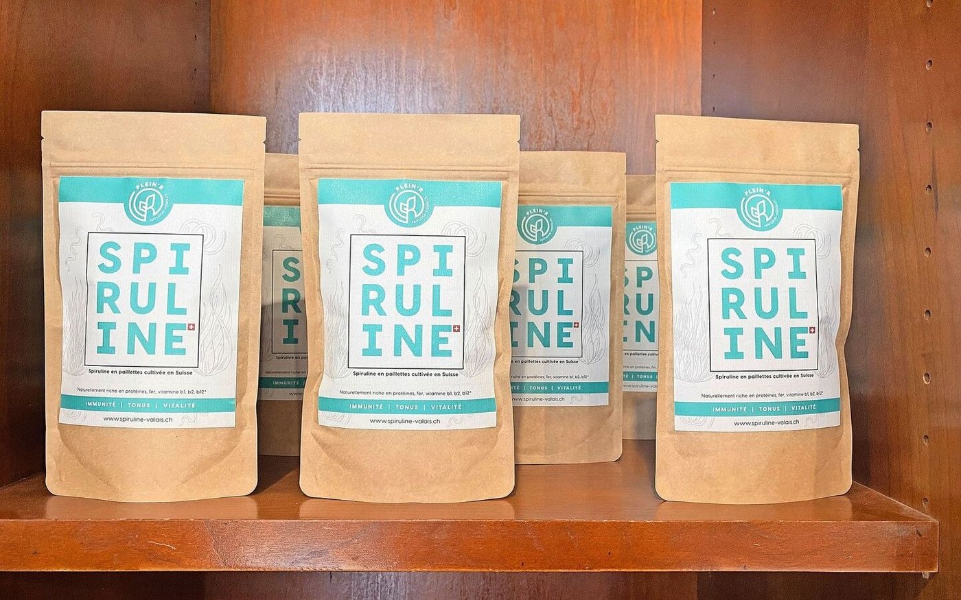 Spirulina ist vor allem als Nahrungsergänzung gefragt. Robin Dorsaz verkauft sie direkt via Website sowie an Bio-Läden und Drogerien und Apotheken.