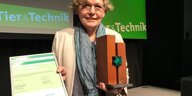 Einer der gesellschaftlichen Höhepunkte der diesjährigen Tier & Technik: Christine Bühler wurde mit dem Agro-Star Suisse ausgezeichnet. (Bild Adrian Krebs)