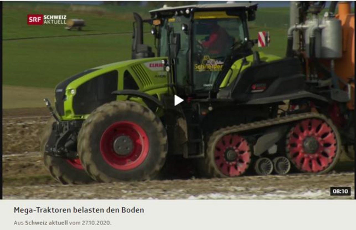 Der Raupentraktor eines Lohnunternehmers kam im SRF-Beitrag nicht besonders gut weg. (Bild SBV)