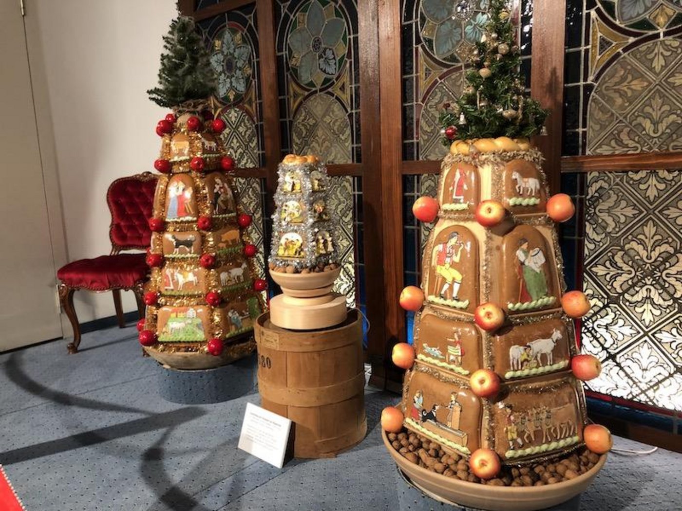 Appenzell Innerrhoder Brauchtum: Chlausebickli und Devisli gehören in die Adventszeit und werden kunstvoll auf dem Chlausezüüg präsentiert. (Bilder et)