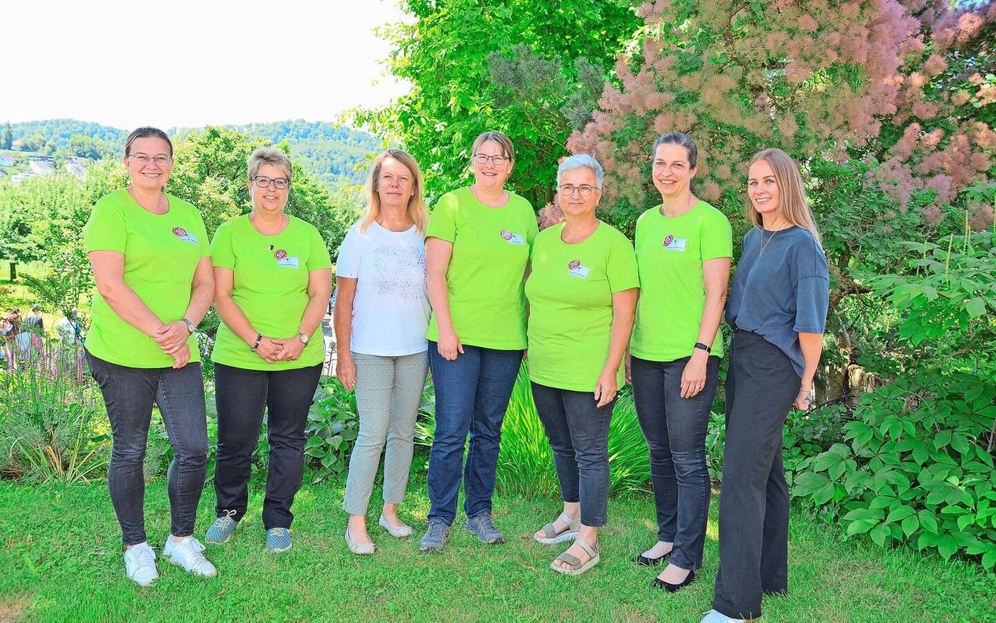 Das Team der KÖW der Zürcher Landfrauen und ganz rechts die Referentin Luana Eggerschwiler. 