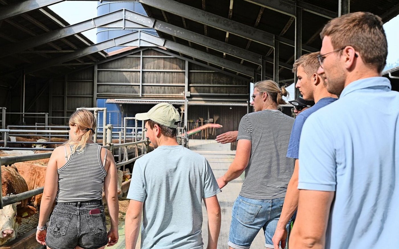 Wer in der Landwirtschaft vorwärtskommen will, tue gut daran, eine Weiterbildung in Angriff zu nehmen, wie diese jungen Leute hier, die eine Höhere Fachschule besuchen.