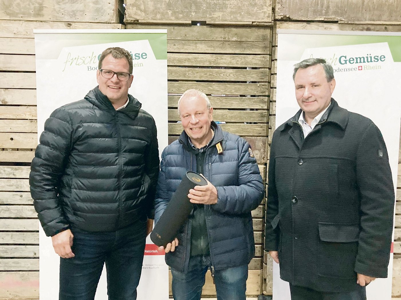 Manuel Strupler, Präsident des Verbands Gemüseproduzenten Thurgau und Schaffhausen, sein Vorgänger Hans Ott und VSGP-Präsident Werner Salzmann (v. l. n. r.). (Bild Alexandra Stückelberger)