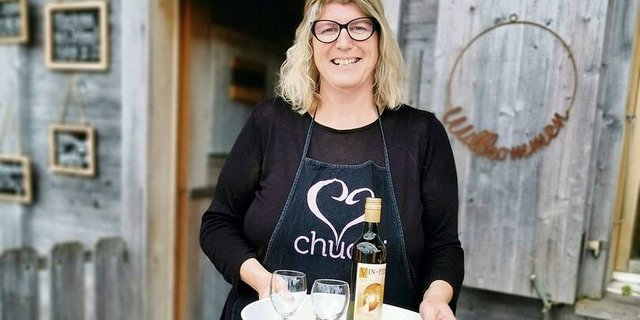 Während vier Monaten im Sommer empfängt Sandra Ledermann Gäste in ihrem Alpbeizli der Oschubi. Platz hat sie hier für bis zu 80 Gäste.