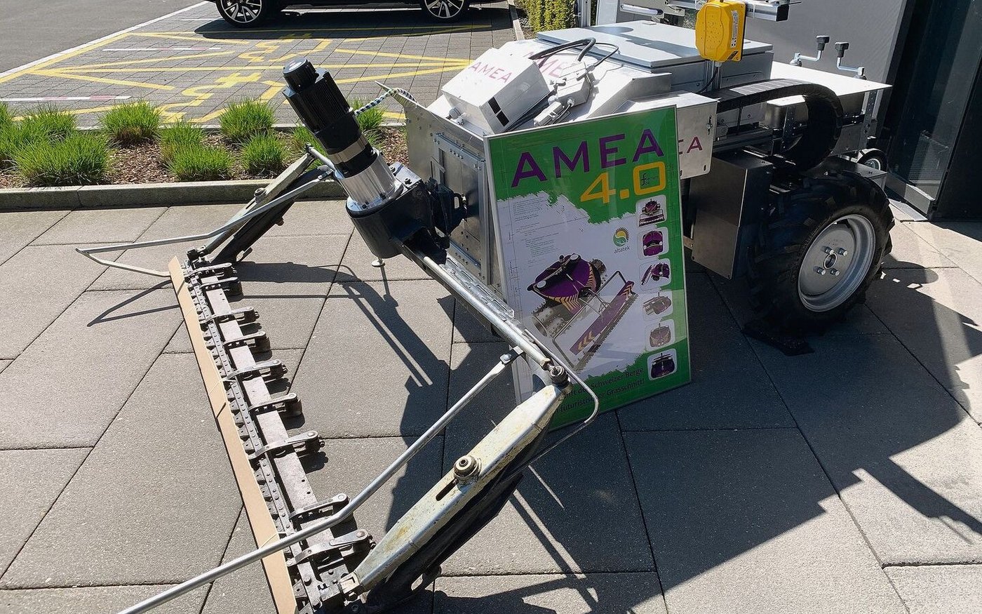 Der autonom fahrende, elektrisch betriebene Bergmäher Amea 4.0 ist als Prototyp im Einsatz. 