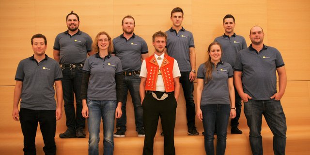 Das sind die Meisterlandwirte und die beiden diplomierten Bäuerinnen Höhere Fachprüfung, die am 25. September am Strickhof ihr Diplom entgegennehmen durften, (Bilder: Lara Zimmermann, Strickhof)