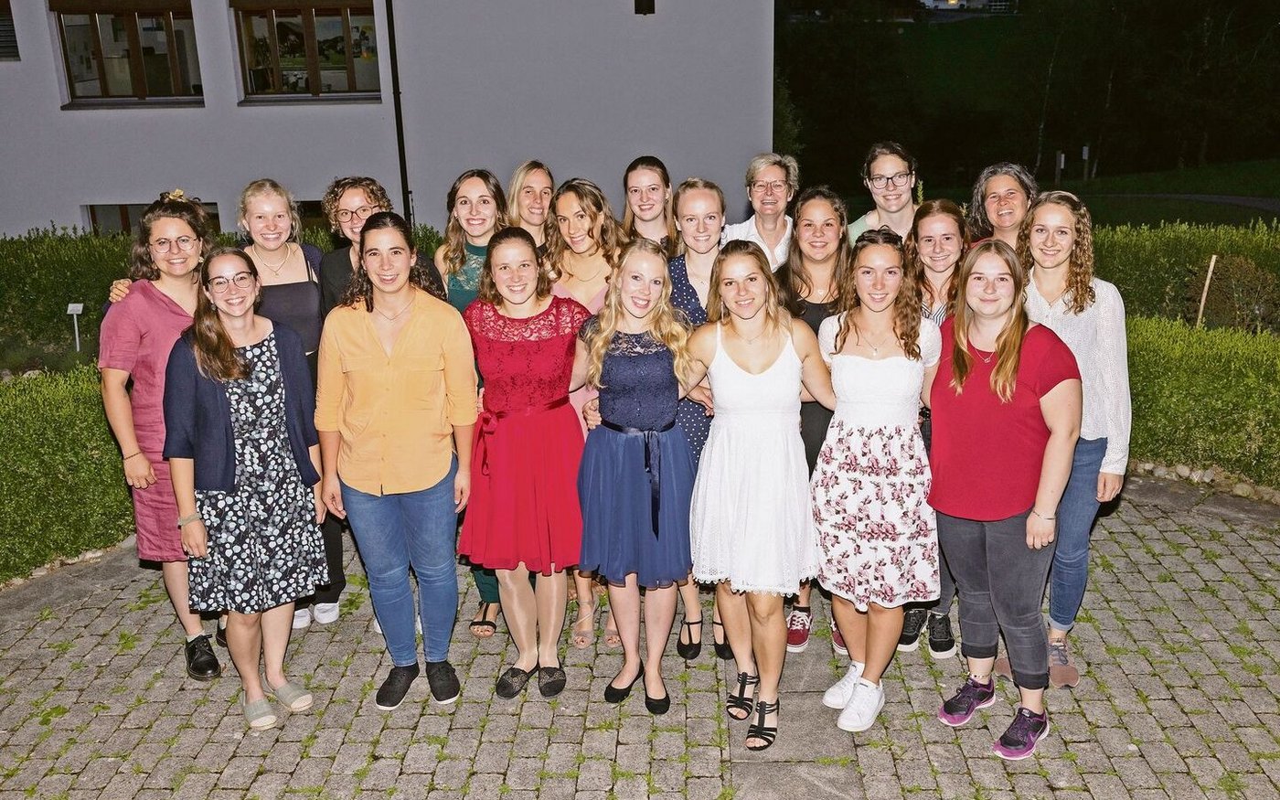 Die Absolventinnen des Vollzeitlehrgangs 2023.