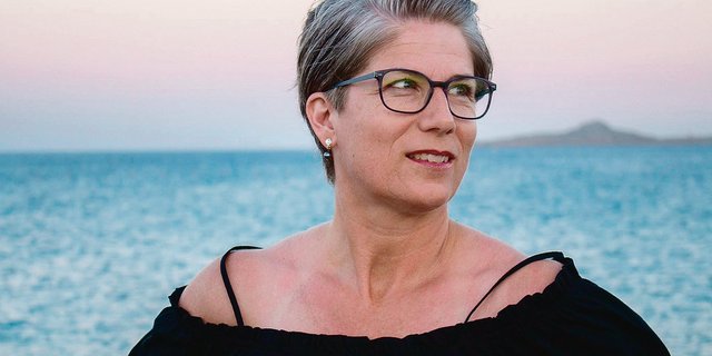 Vreni Bienz freut sich sehr über den 1. Preis. Sie will die Übernachtungen im Hotel Kreuz an der Lenk mit ihrem Mann einlösen. (Bild zVg)