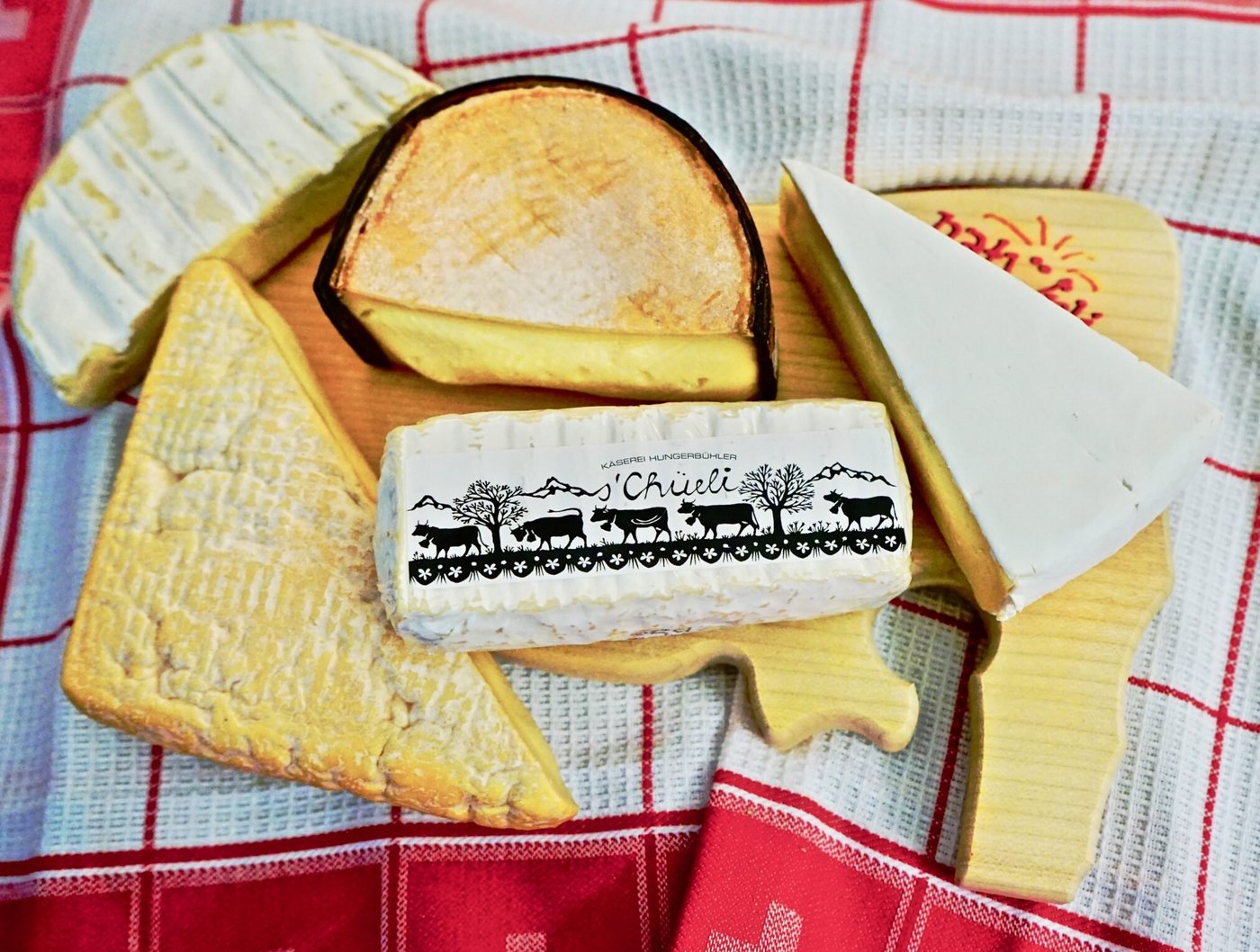 Von der Milchproduktion bis zum Käsehandel sind im Verein «natürli Qualität Zürioberland» 62 Mitglieder. (Bild naturli-ag.ch) 