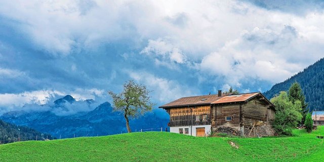 Juristische Personen haben als Besitzer eines Landwirtschaftsbetriebs u. a. steuerliche Vorteile. Diese bekämen immer mehr Gewicht, sagt der Fachmann.