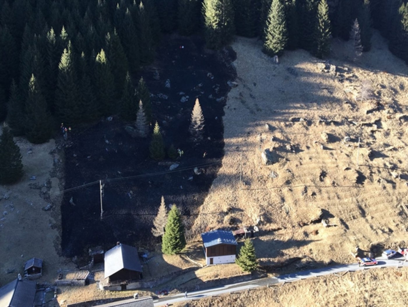 Rund 50 Meter mal 100 Meter Wiesland brannten. (Bild Kapo GR)