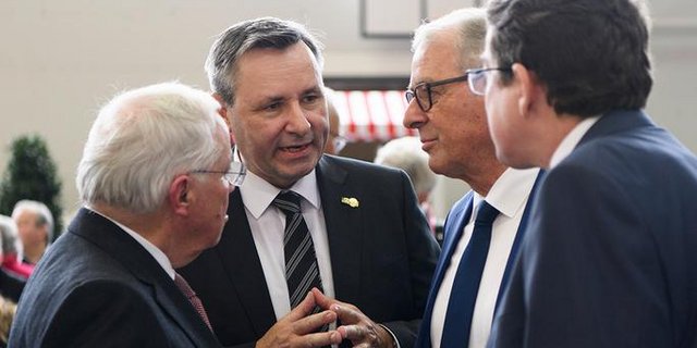 Zukünftig wird der Kanton Bern von einem SVP- und einem SP-Politiker im Ständerat vertreten. (Bild SVP)