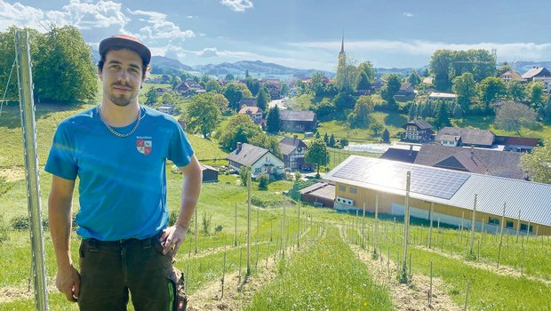 «Es wird kaum ein positiver Punkt über die Landwirtschaft genannt», beobachtet der junge Obstbauer Marco Messerli aus Kirchdorf BE und fragt sich, wer die mit dem Apfelwickler oder Schorf befallenen Äpfel essen würde. (Bilder Sera Hostettler)