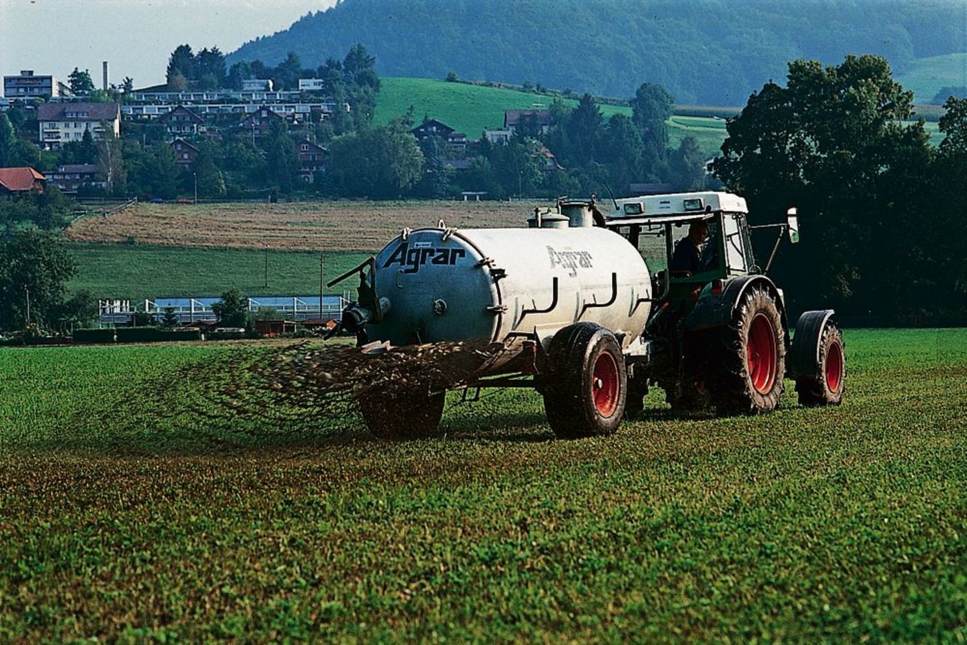Betriebe, die Gülle zu- oder wegführen, müssen dies zukünftig mit elektronsichen Lieferscheinen belegen können. (Bild: BauZ)