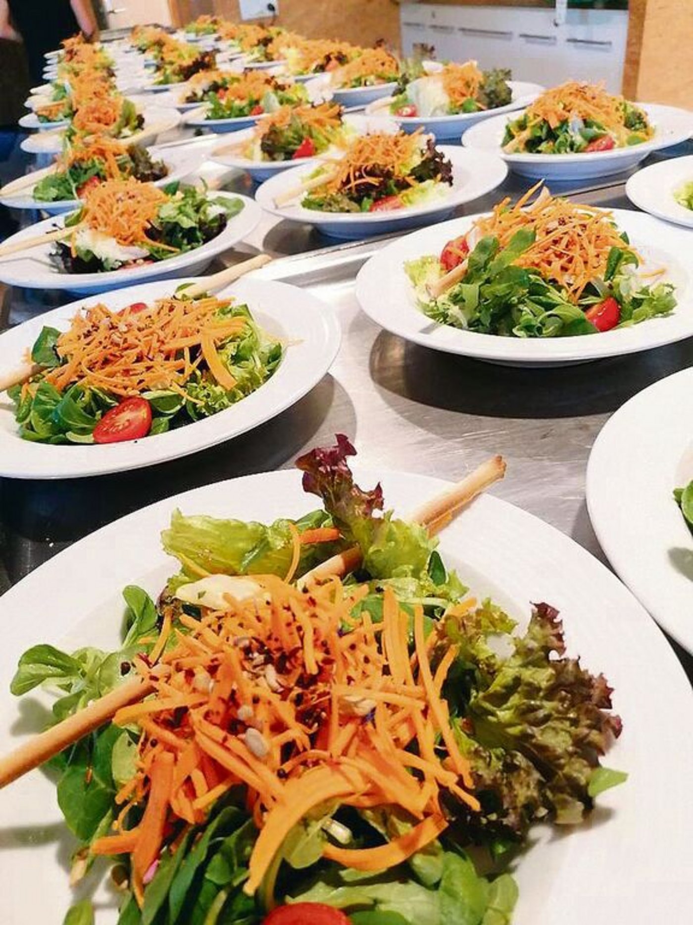 Bei der Metzgerei Jud in Benken ist Vreni Bohl für den Partyservice verantwortlich.