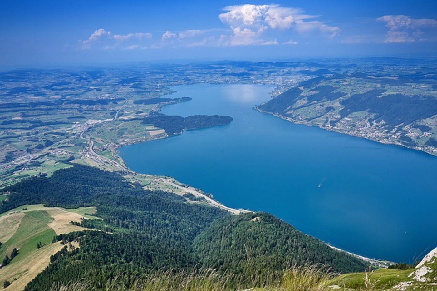 Der ZBV erarbeitete ein Boden-Ressourcenprojekt, um die Nährstoffeinträge in den Zugersee zu reduzieren. (Symbolbild Pixabay)