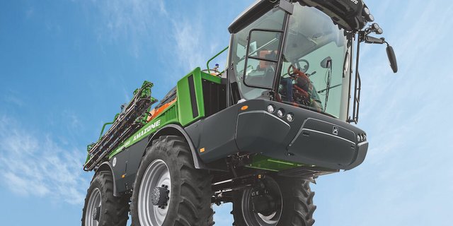 Die Motorleistung mit 218 PS zeichnet die neue Pantera aus. Bei geringem Leistungsbedarf schaltet der Motor in den Eco-Modus und spart so Diesel. Bild: Amazone