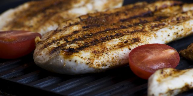 Geflügelfleisch bietet Ansteckgefahr. (Bild zVg)