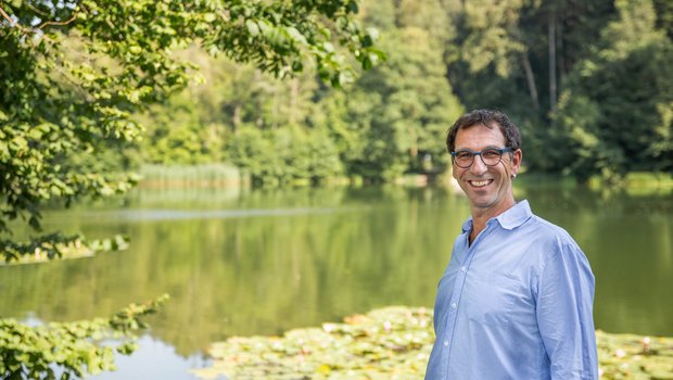 Cornel Rimle beantwortet Fragen aus dem Lebensalltag von Bäuerinnen und Bauern. (Bild zVg/Cornel Rimle)