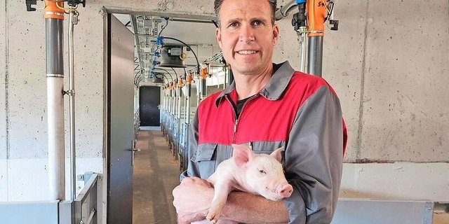 «Tierwohl-Profi aus der Schweiz». Der Aargauer Peter Anderhub schaffte es in Deutschland in das Finale um den Ceres Award.