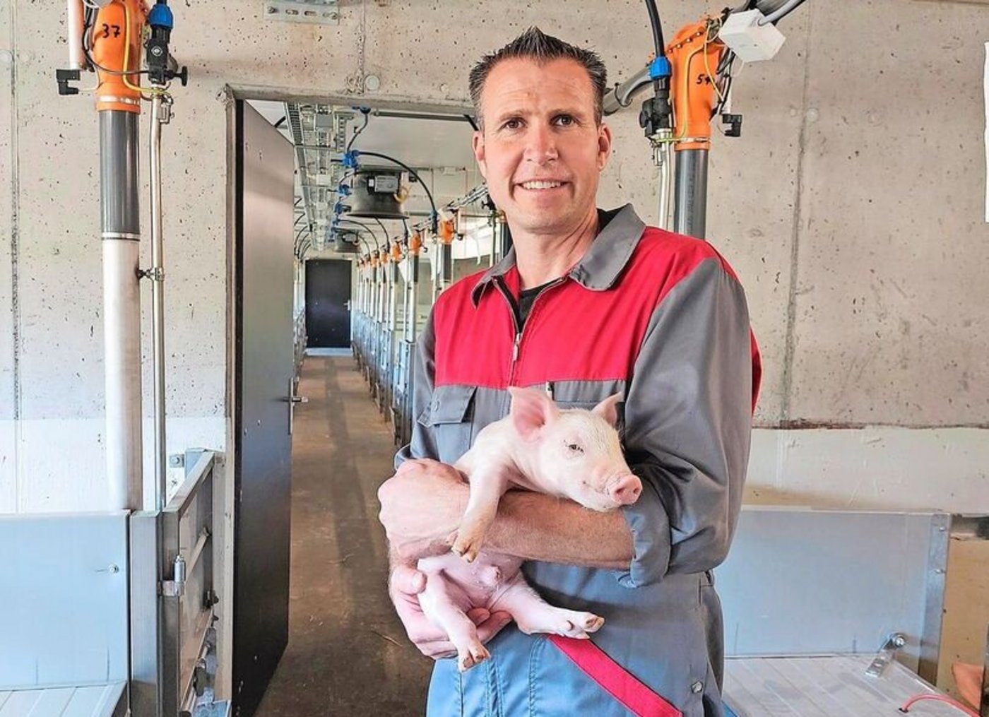 «Tierwohl-Profi aus der Schweiz». Der Aargauer Peter Anderhub schaffte es in Deutschland in das Finale um den Ceres Award.