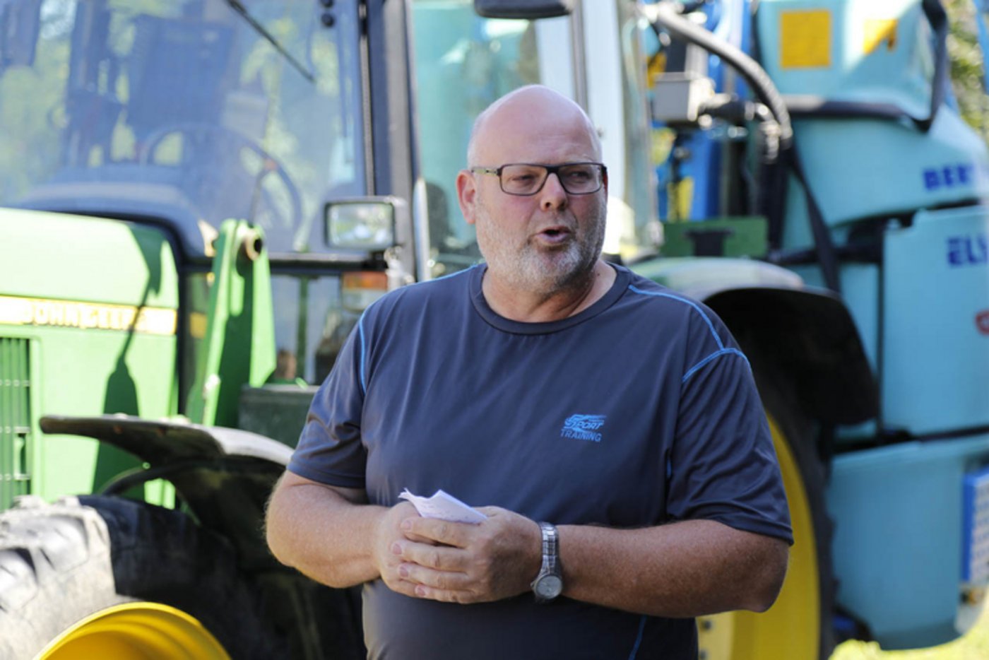 Erntemengen würden massiv sinken ohne Pflanzenschutzmittel: Ackerbauer Markus Lüscher. (Bilder lid)