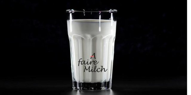 Verschiedene Molkereien sollen dem Projet «A faire Milch» zuwider gehandelt haben. (Bilder Alexas_Fotos/Pixabay und afairemilch.at, Montage jsc)