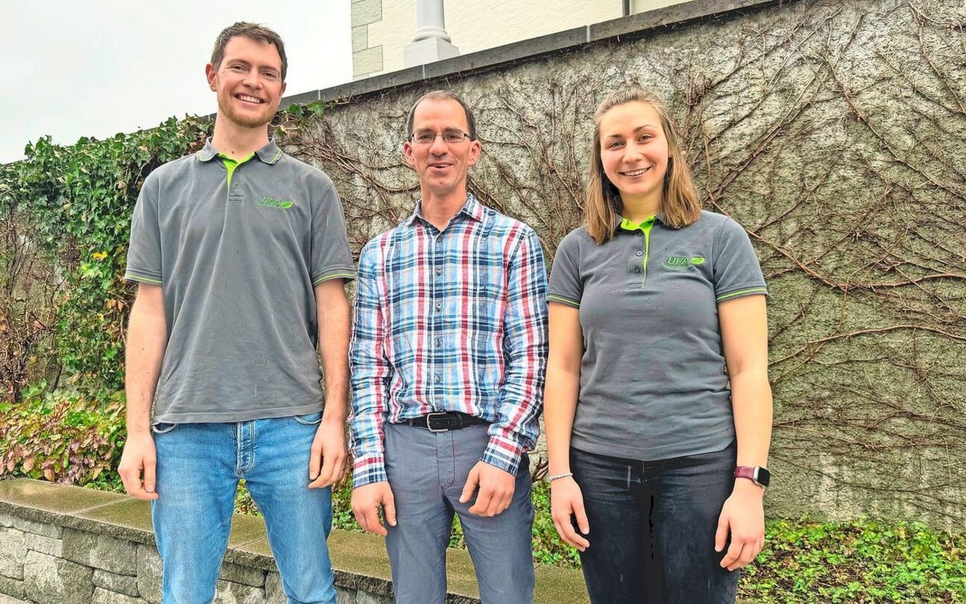 Alexander Pulfer von der UFA Samen, Beat Guyer, Präsident der OSP, und Melanie Müller, Landwirtin und gelernte Kauffrau und Nachfolgerin von Alexander Pulfer (v. l. n. r.).  