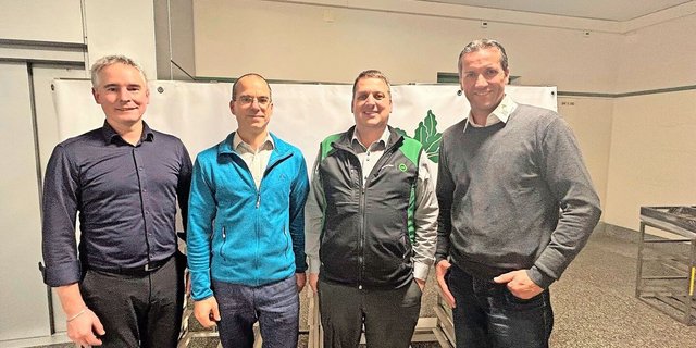 Anwesend an der Wüflingertagung war Oliver Nussli (ganz l.). Er wird ab Januar 2025 neuer CEO der Zucker AG. Neben ihm stehen Andreas Guyer, Fabian Brühwiler und Martin Flury (v. l.).