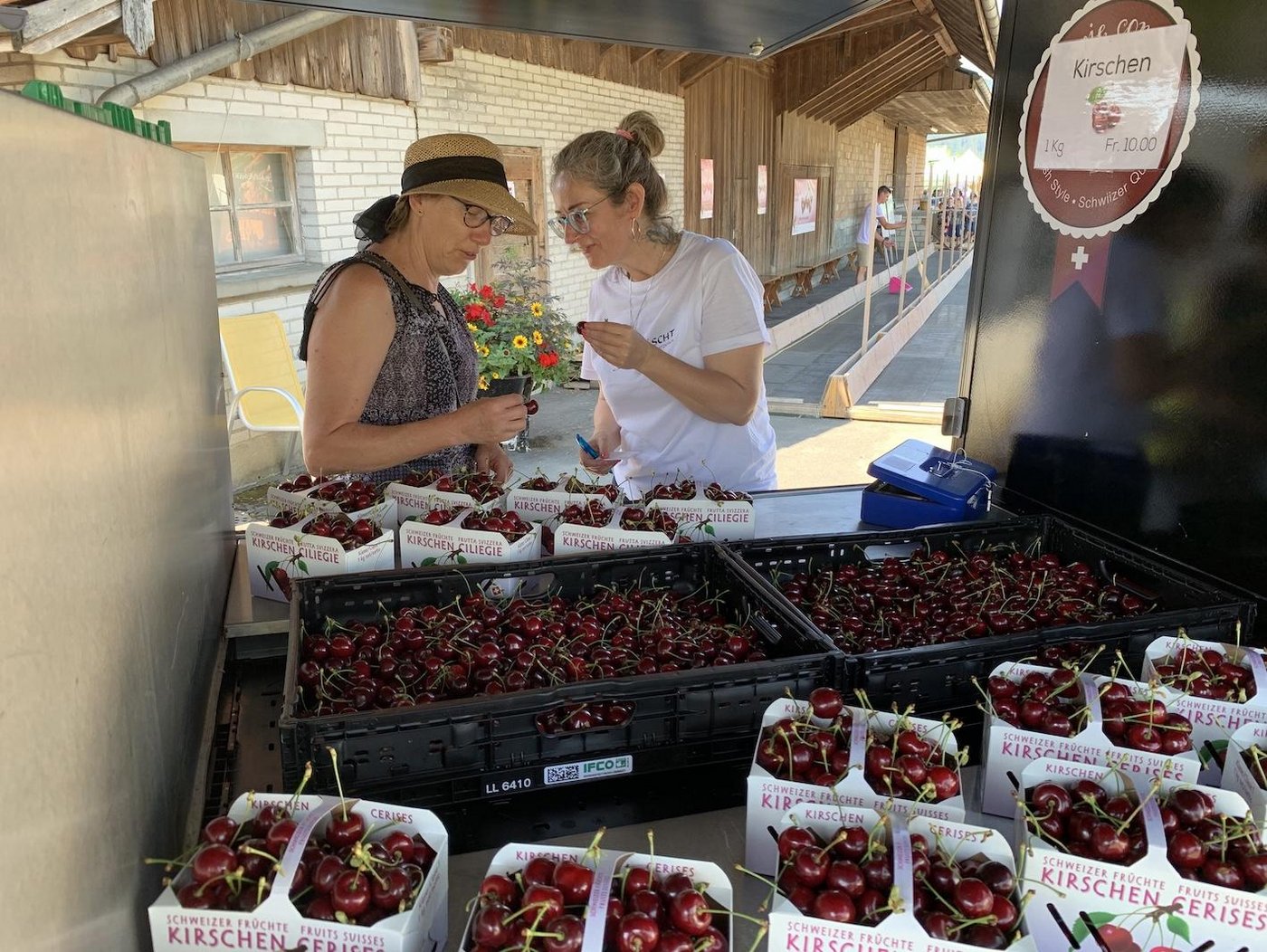 Am Chriesifäscht in Hitzkirch gab es auch grosse und knackige Kirschen zu kaufen. (Bilder Josef Scherer)
