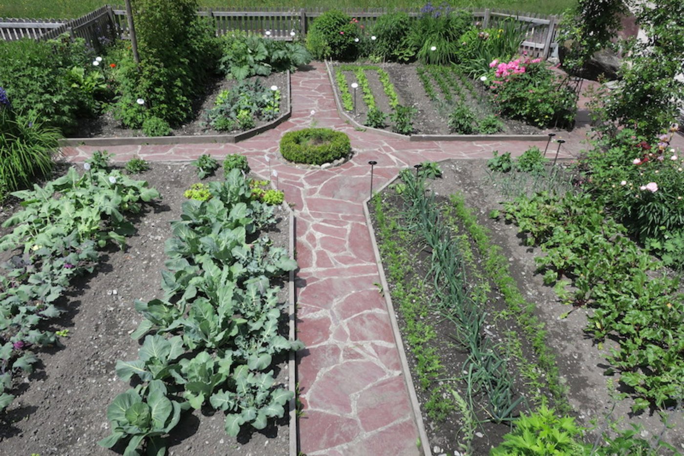 Beim Gärtnern soll es im Garten nicht nur wachsen und gedeihen, ... (Bild Esther Thalmann)