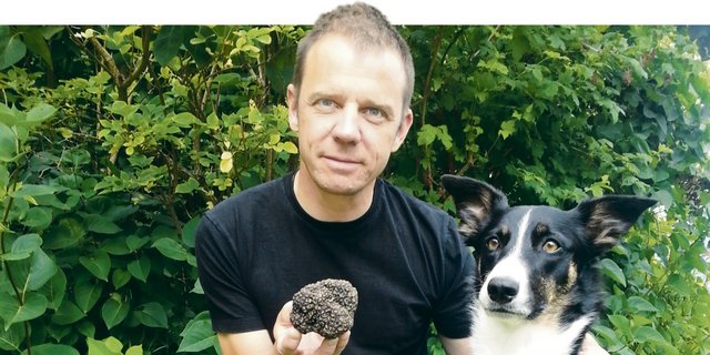Stefan Spahr ist Präsident des Vereins Trüffelproduzenten Schweiz und und erntet seit 2015 eigene Trüffel von einem Selbstversuch mit 120 Bäumen. (Bild zVg)