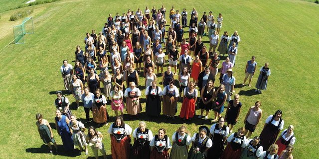 Die Bäuerinnen, hier an einer vergangenenn Abschlussfeier, seien wichtig, für die Meinungsbildung, sagt Die Mitte-Grossrätin Beatrice Eichenberger.