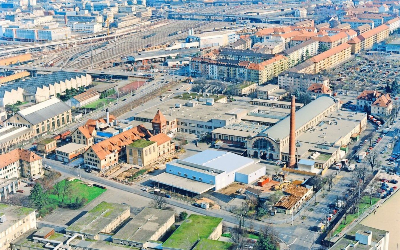 Einst stand der Schlachthof ausserhalb der Stadt Zürich, heute liegt das fünf Hektaren grosse Areal mittendrin. Ende 2029 schliesst er.