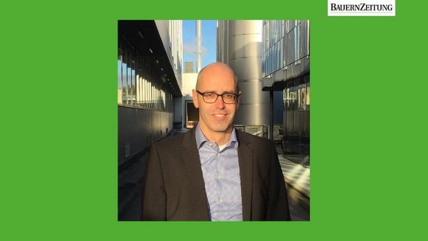 «Es gibt jetzt nur noch Bio- und Wiesenmilch», sagt Lukas Barth zum künftigen Migros-Milchsortiment. (Bild pd).