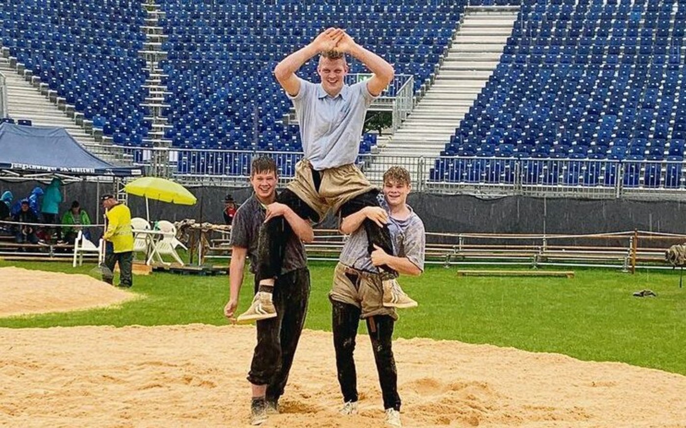 Am Nachwuchsschwingertag vom vergangenen Jahr in Aarberg, ging Remo Rutsch (Mitte) als Festsieger vom Platz.   
