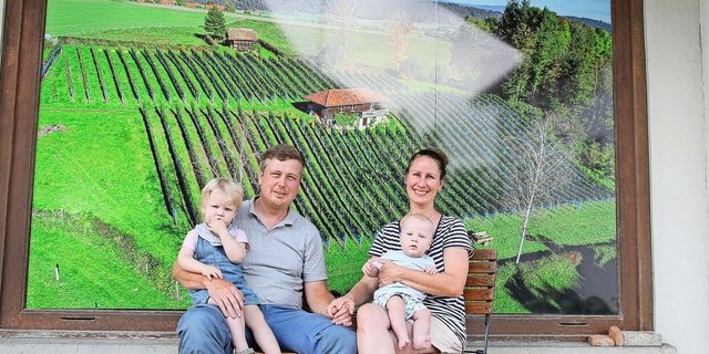 «Den Schritt in die Selbstständigkeit habe ich nie bereut», beteuert Samuel Graber, Vater von Joséphine und Jakob. Rechts: Desirée Graber.