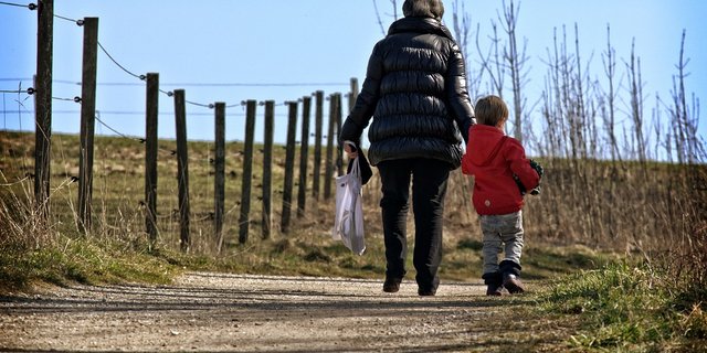 Lügen können eine liebevolle Mutter-Kind-Beziehung beeinträchtigen und den kindlichen Sinn für Realität, für Richtig und Falsch nachhaltig beeinträchtigen. (Bild Pixabay)