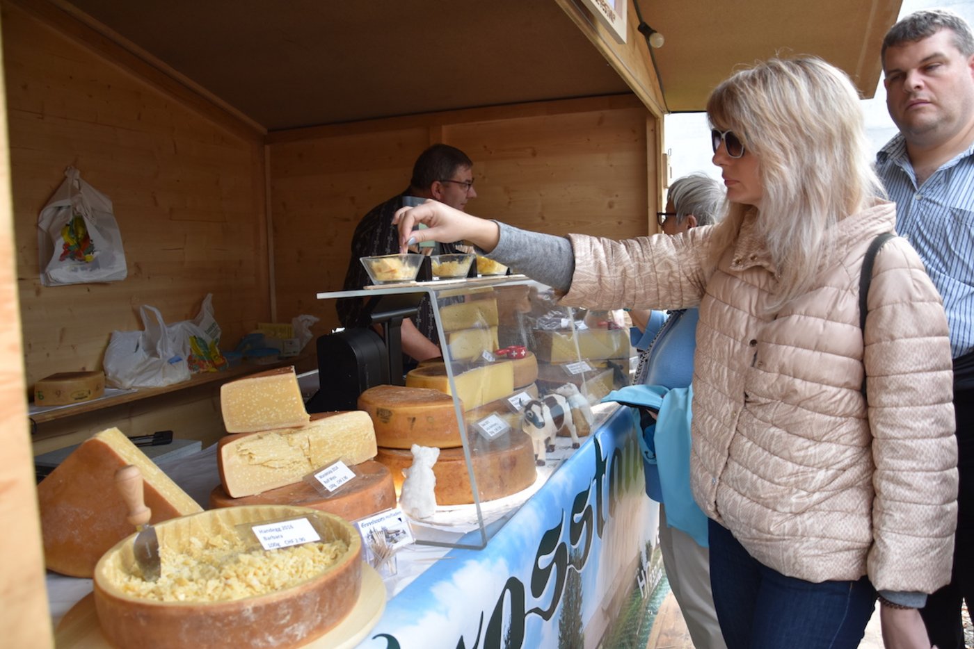 Mit regionalen Spezialitäten will das Basler Käsefest einen Kontrapunkt zur globalisierten Lebensmittel-Industrie setzen. (Symbolbild noe)