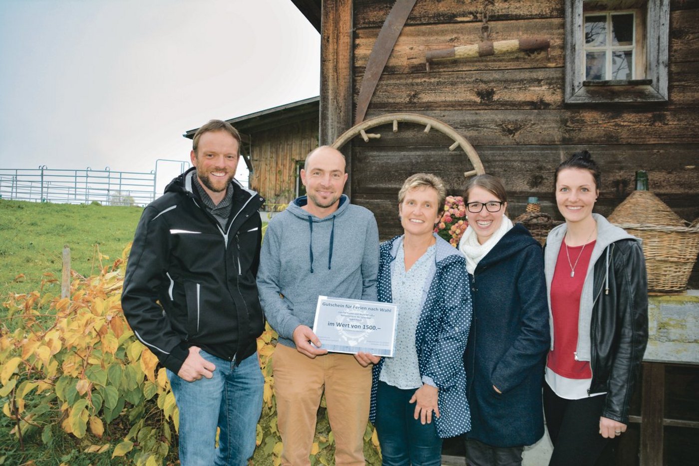 Simon Niederberger, Präsident NBW/OBW/UBV, Walti und Yvette Windlin, Monika Meyer, Bauernblatt UR/NW/OW, Andrea Oldani, SBV (v.l.n.r.)(Bild Franziska Jurt)
